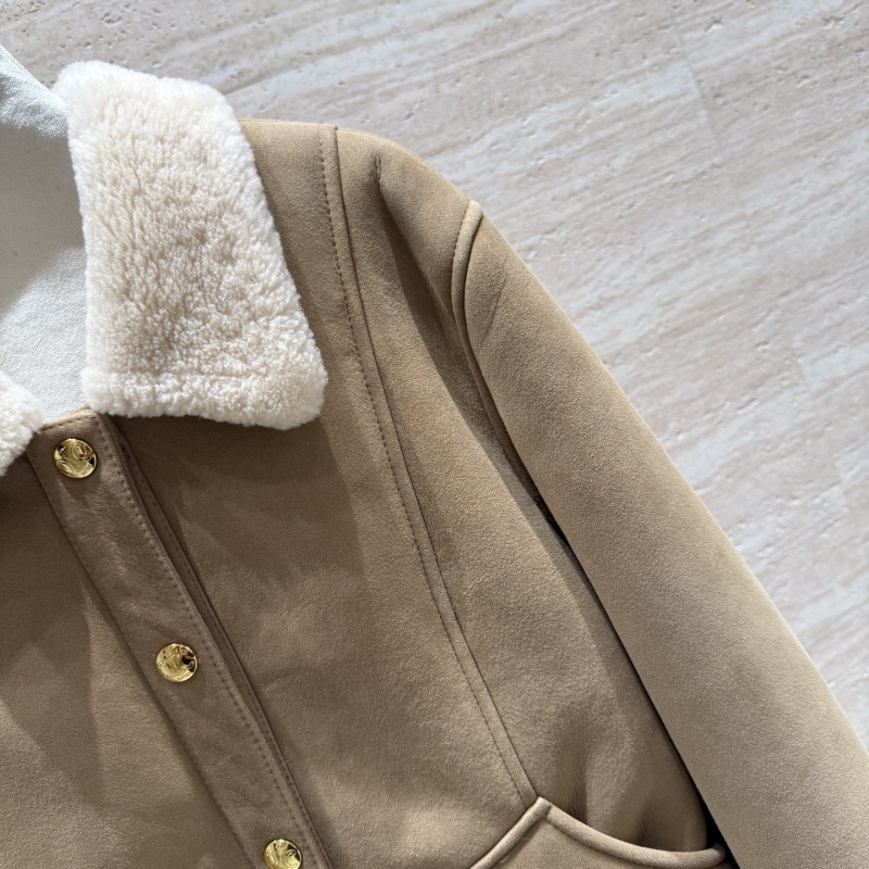 Ce1i*e outwears